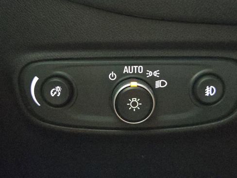 Used 2020 Chevrolet Equinox LT FWD image 23