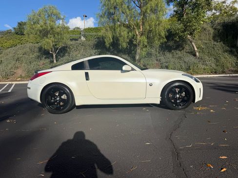 Used 2008 Nissan 350Z Enthusiast w/ Cargo Convenience Pkg image 6