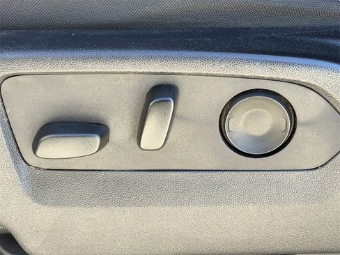 Certified 2024 Chevrolet Silverado 1500 Custom image 25