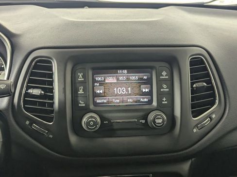 Used 2018 Jeep Compass Latitude w/ Cold Weather Group AWD/4WD image 18