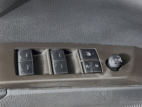 Used 2023 Toyota Camry SE image 17