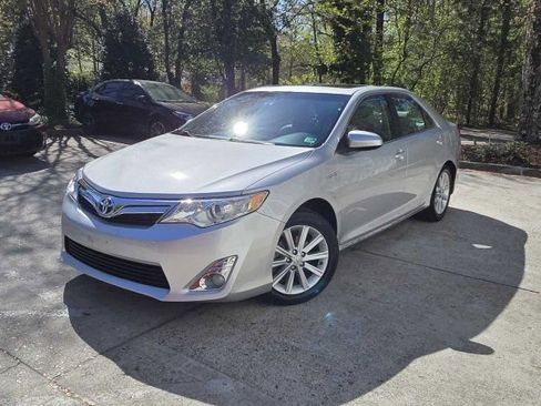 Used 2012 Toyota Camry XLE w/ Leather Pkg FWD image 1
