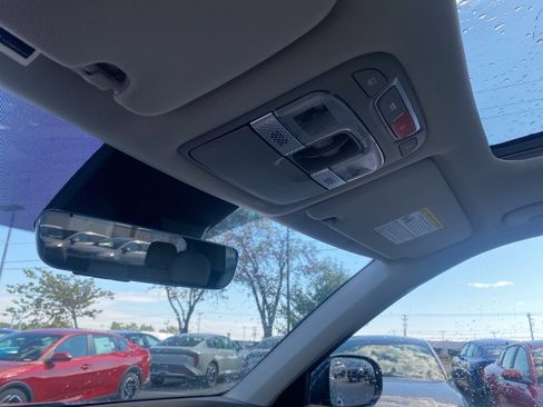 Used 2025 Kia Telluride SX image 18