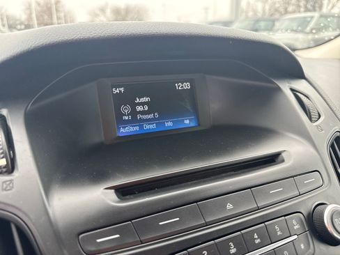 Used 2015 Ford Focus SE image 28