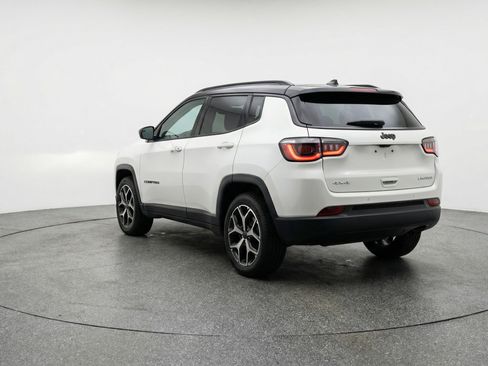 Used 2025 Jeep Compass Limited image 6