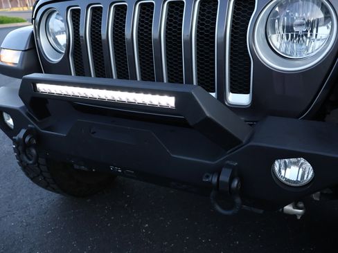 Used 2022 Jeep Wrangler Unlimited Sahara w/ Cold Weather Group AWD/4WD image 10