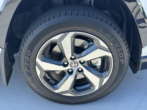 New 2025 Toyota RAV4 SE image 15