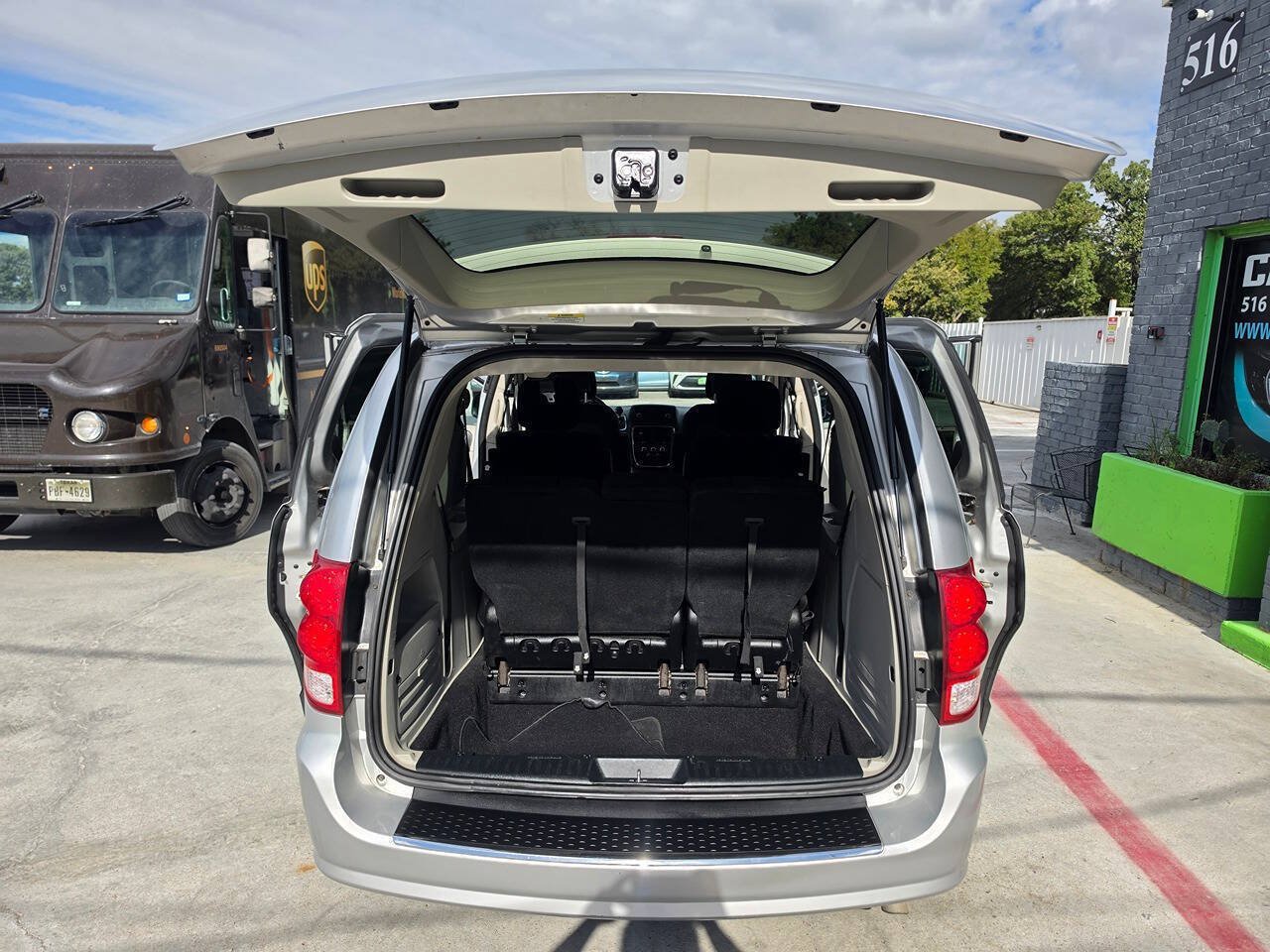 Used 2012 Dodge Grand Caravan SE FWD image 27