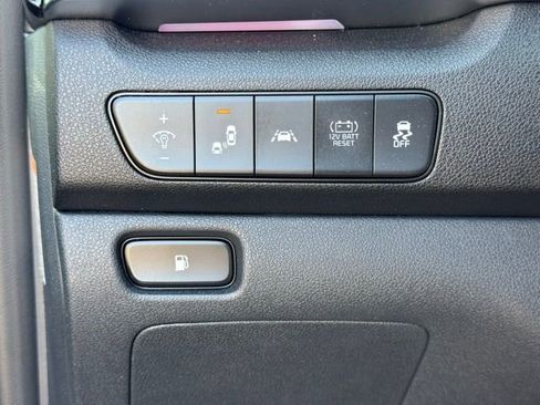 Used 2022 Kia Niro EX Premium image 26