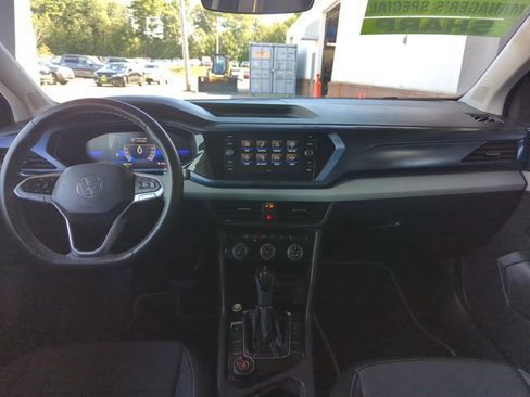 Used 2023 Volkswagen Taos SE w/ Black Wheel Package image 19