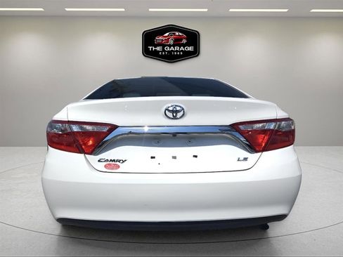 Used 2016 Toyota Camry LE FWD image 5
