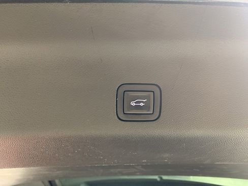 Used 2021 Chevrolet Tahoe LT w/ Luxury Package image 37