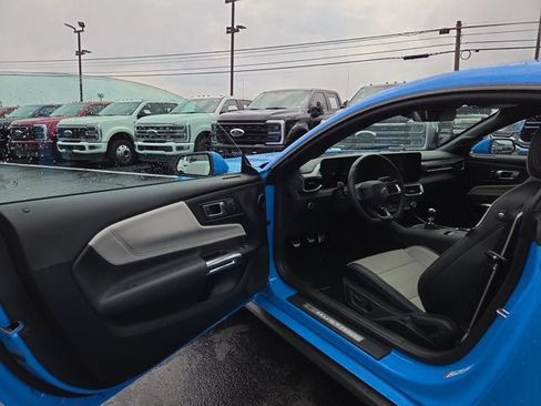 Used 2025 Ford Mustang GT Premium RWD image 7