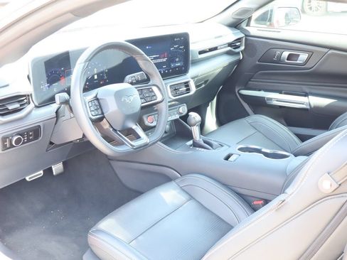 Used 2025 Ford Mustang Premium RWD image 17