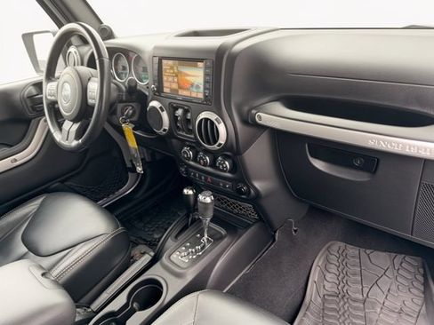 Used 2014 Jeep Wrangler Unlimited Sahara w/ Mopar Chrome Edition Group AWD/4WD image 32