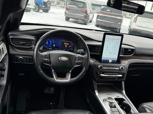 Used 2020 Ford Explorer Platinum w/ Premium Technology Package image 20