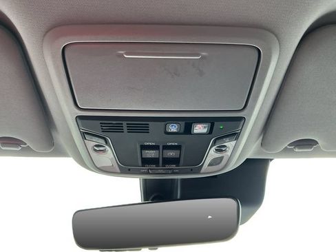 Used 2021 Honda Pilot Elite image 25