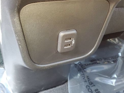 Used 2023 Chevrolet Equinox RS AWD/4WD image 11
