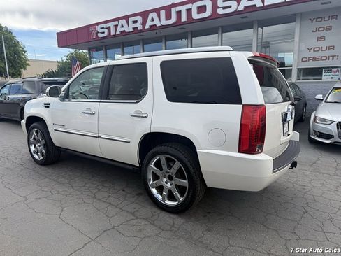 Used 2008 Cadillac Escalade AWD image 4