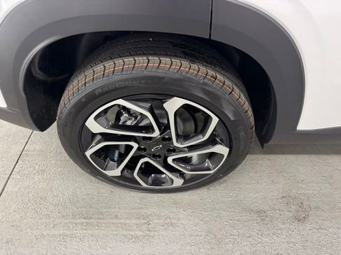 New 2026 Chevrolet Trax RS w/ Sunroof Package FWD image 4