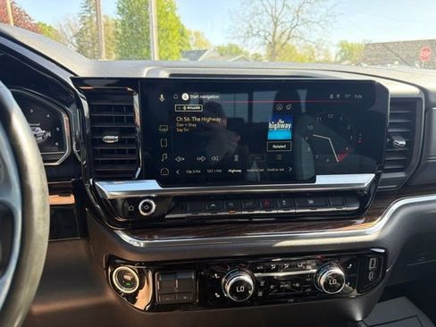 Used 2025 GMC Sierra 1500 Elevation w/ Preferred Package AWD/4WD image 30