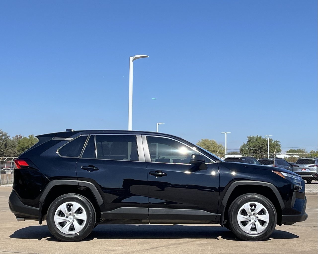 Used 2024 Toyota RAV4 LE FWD image 3