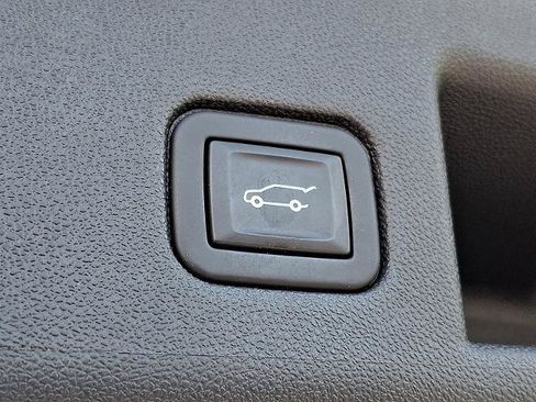 Used 2020 Chevrolet Equinox LT FWD image 30