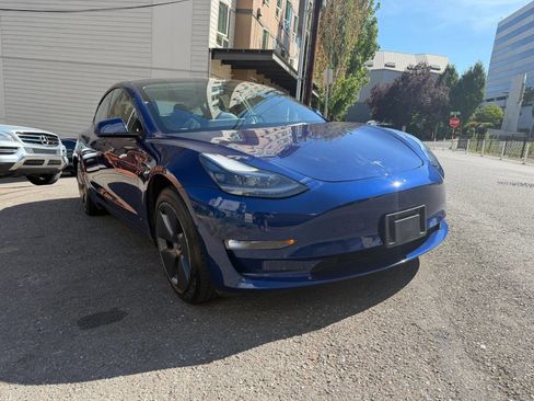 Used 2022 Tesla Model 3 Long Range AWD/4WD image 5
