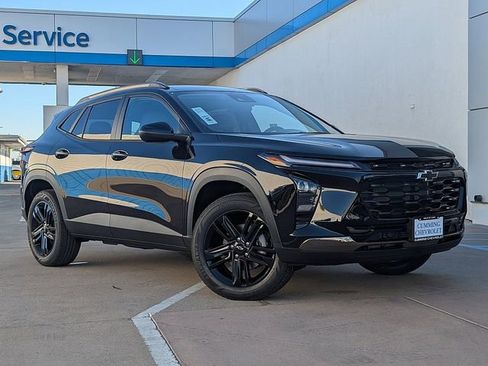 New 2026 Chevrolet Trax ACTIV image 2