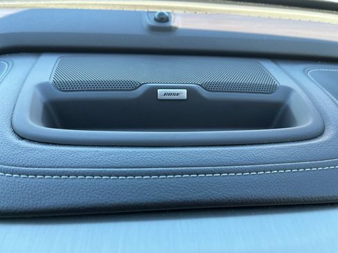 Used 2022 GMC Canyon Denali image 18