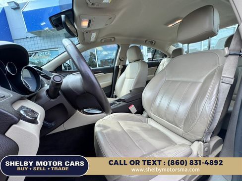 Used 2012 Buick Regal Leather FWD image 10
