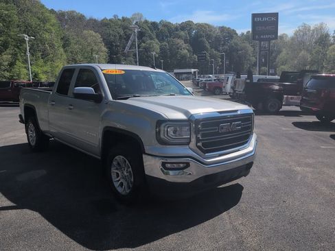 Used 2019 GMC Sierra 1500 SLE w/ SLE Value Package AWD/4WD image 5