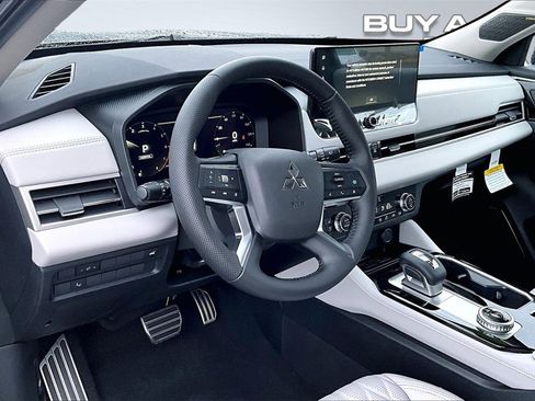 New 2025 Mitsubishi Outlander AWD image 6