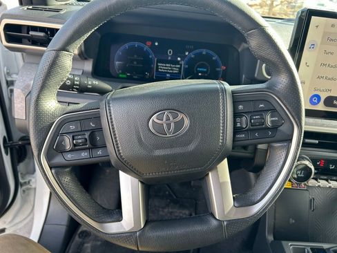 Used 2025 Toyota 4Runner Trailhunter image 23