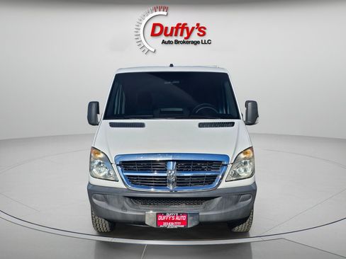 Used 2008 Dodge Sprinter 2500 RWD image 9