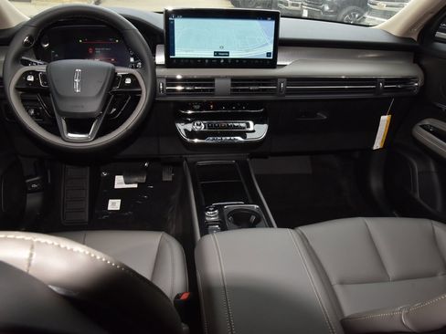 New 2026 Lincoln Corsair Premiere image 16