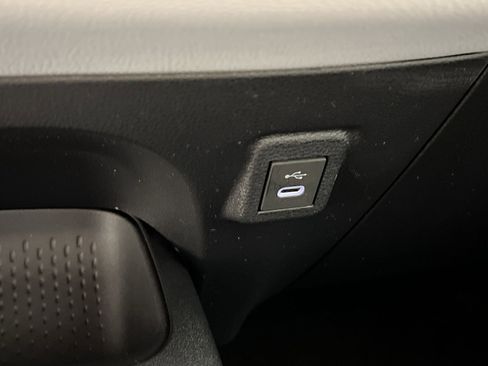 Used 2025 Toyota Corolla SE image 34