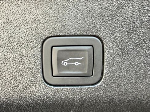 Used 2025 GMC Yukon XL Denali Ultimate w/ LPO, Floor Liner Package AWD/4WD image 27