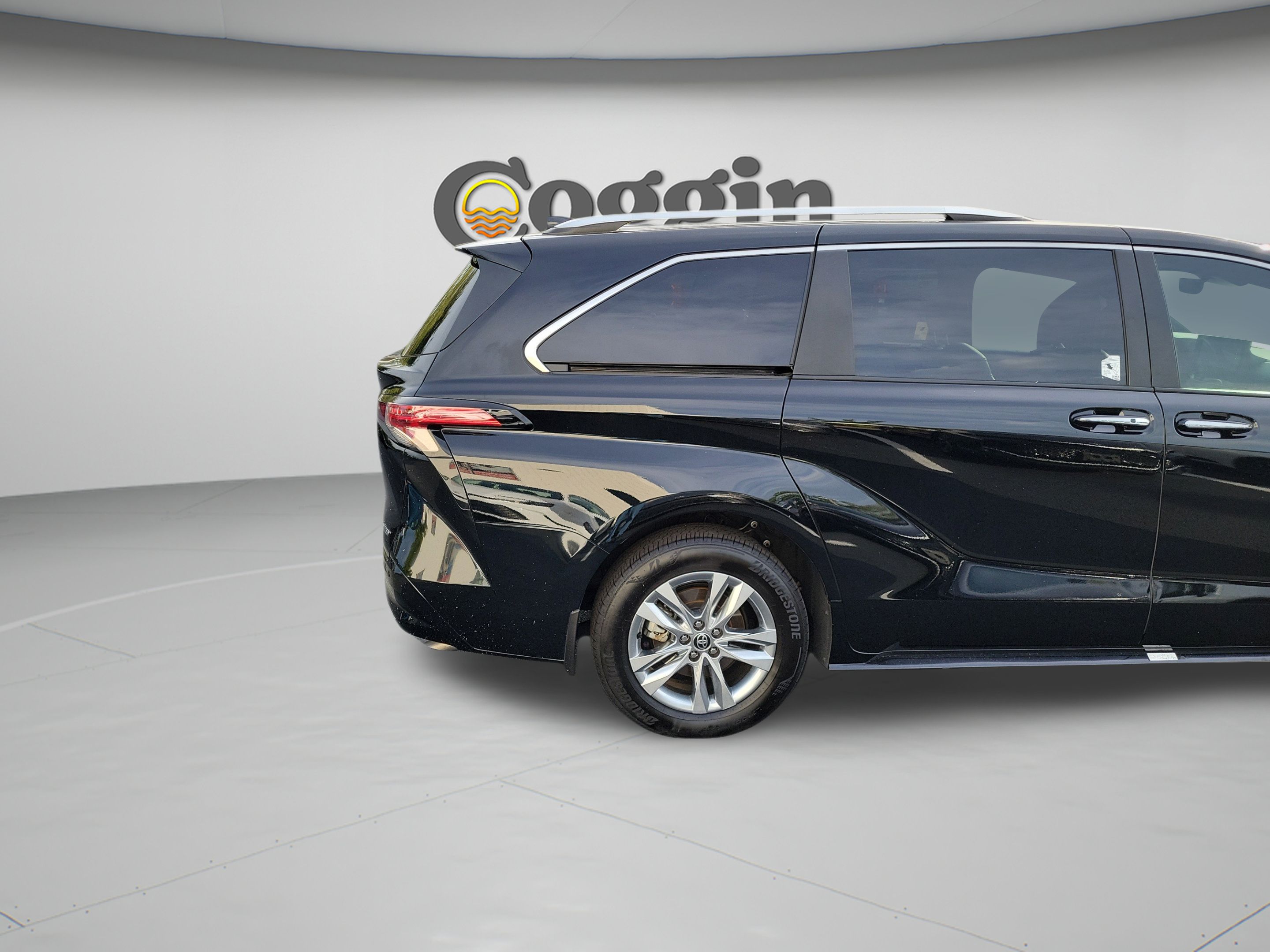 Certified 2026 Toyota Sienna Limited FWD image 59