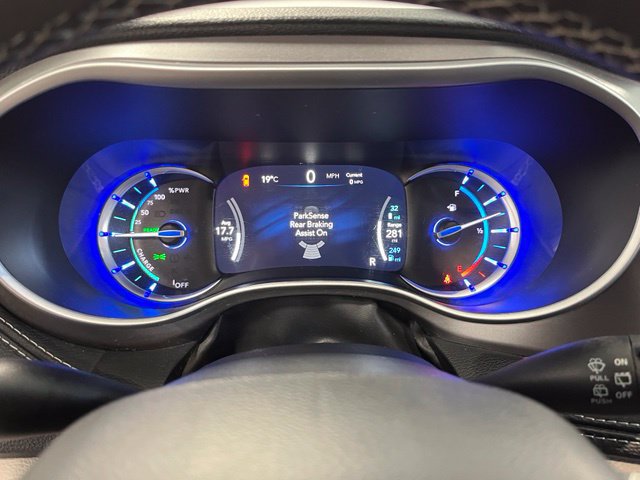 Used 2024 Chrysler Pacifica Limited FWD image 26