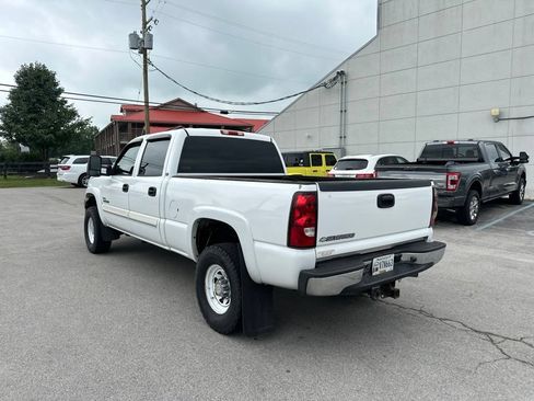 Used 2006 Chevrolet Silverado 2500 LT w/ Heavy-Duty Power Package RWD image 4