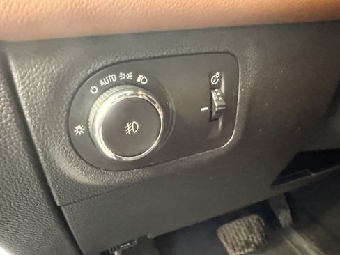 Used 2016 Chevrolet Cruze Premier FWD image 13
