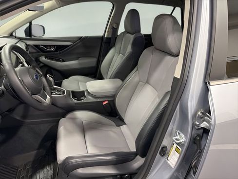 Used 2025 Subaru Outback Limited image 12