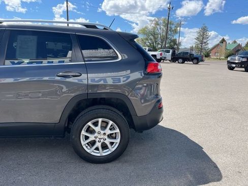 Used 2015 Jeep Cherokee Latitude w/ Comfort/Convenience Group AWD/4WD image 8