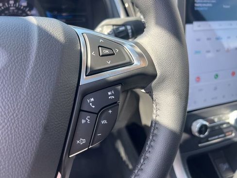 Certified 2024 Ford Edge SEL w/ Convenience Package image 10