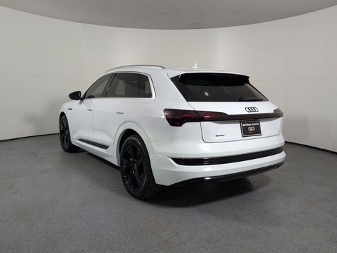 Certified 2021 Audi e-tron Premium Plus w/ Premium Plus Package image 32