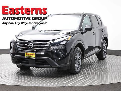Used 2024 Nissan Rogue S AWD/4WD image 1