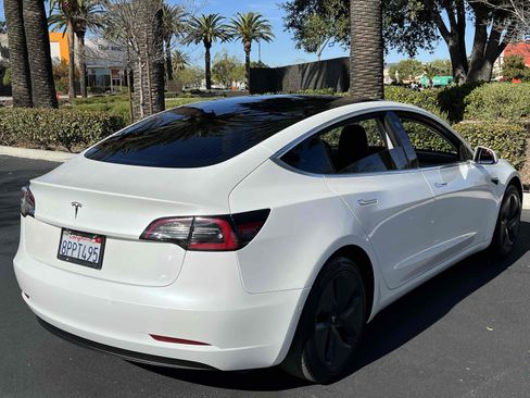 Used 2020 Tesla Model 3 Standard Range Plus image 3