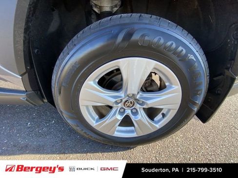 Used 2021 Toyota RAV4 XLE image 36