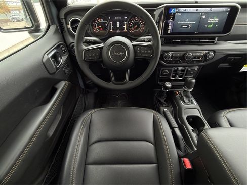 New 2025 Jeep Gladiator Sport image 11